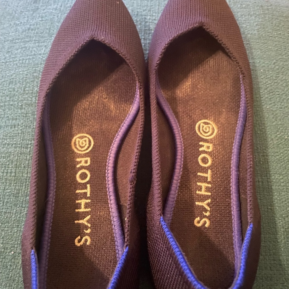 Rothy's Women Point navy blue flats 7.5